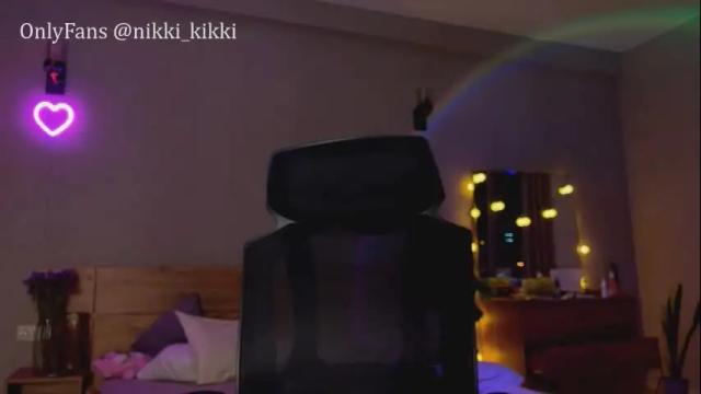 Image 2 of nikki_whatever Stream on Chaturbate on 3 months ago