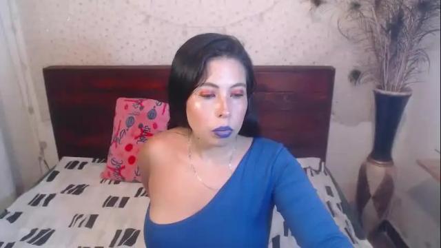 Image 2 of nikkiemilky Stream on Chaturbate on 3 months ago