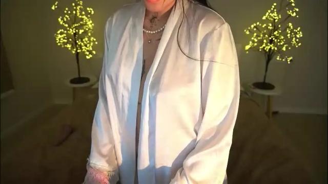 Image 4 of nikkigoldx Stream on Chaturbate on 1 month ago