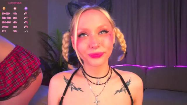 Image 11 of nikkisilk Stream on Chaturbate on 24 days ago