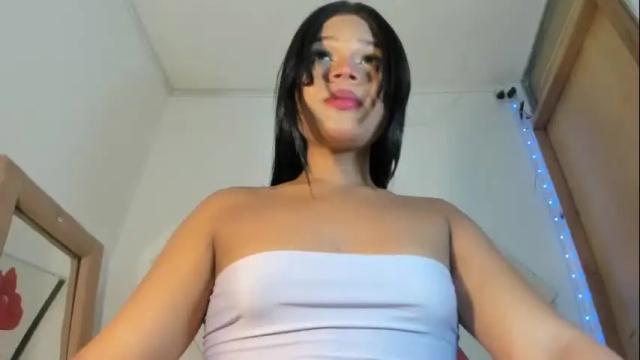 Image 3 of nikkitatsx Stream on Chaturbate on 27 days ago