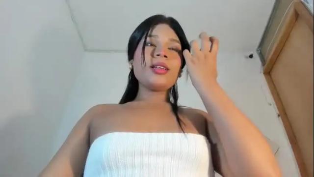 Image 3 of nikkitatsx Stream on Chaturbate on 7 days ago