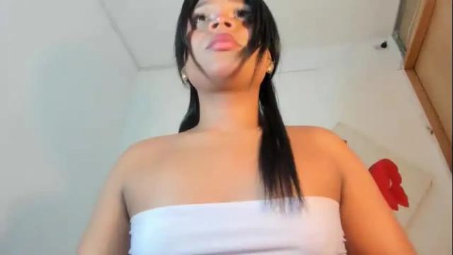 Image 12 of nikkitatsx Stream on Chaturbate on 4 months ago