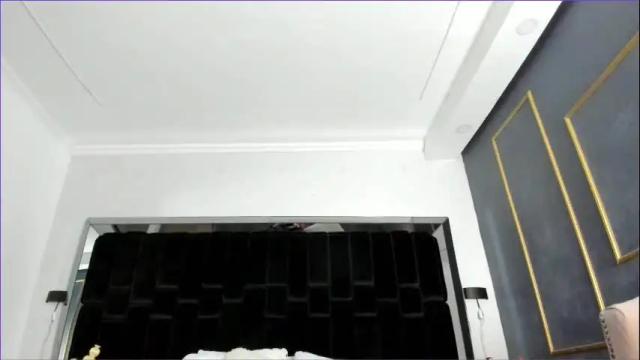 Image 4 of nikkysmiith Stream on Chaturbate on 2 months ago