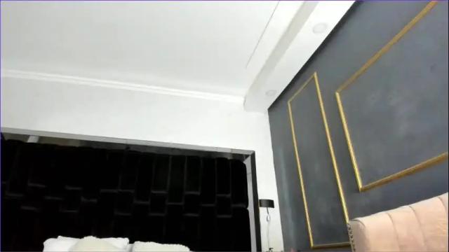Image 6 of nikkysmiith Stream on Chaturbate on 2 months ago