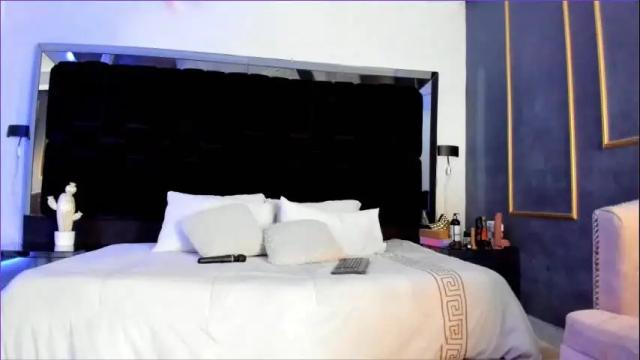 Image 4 of nikkysmiith Stream on Chaturbate on 1 month ago