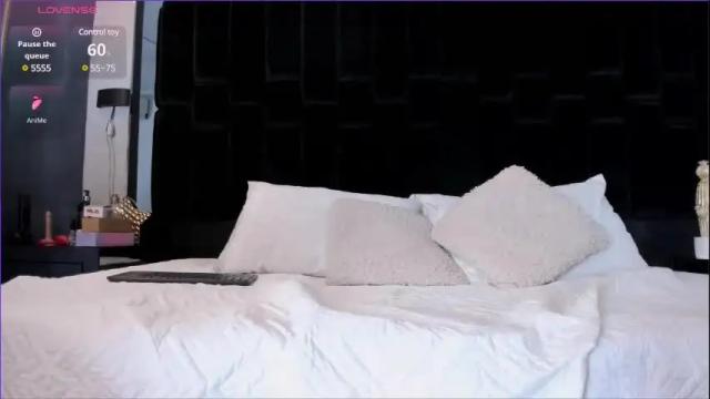 Image 7 of nikkysmiith Stream on Chaturbate on 4 days ago