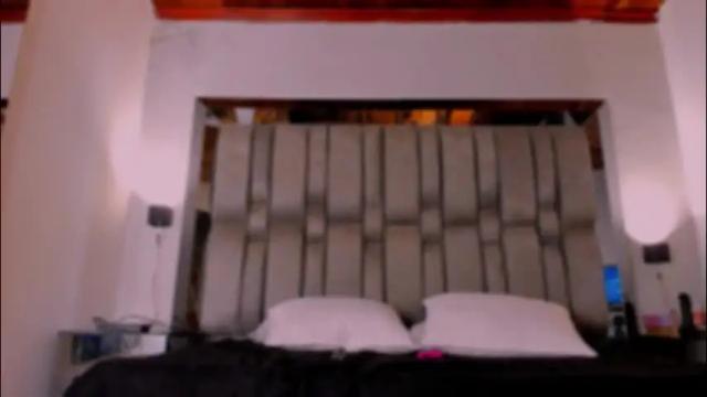 Image 7 of nikkysmiith Stream on Chaturbate on 1 month ago