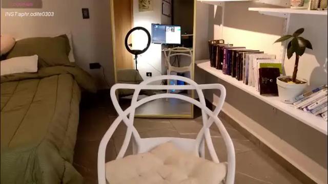 Image 2 of nikol_je Stream on Chaturbate on 1 month ago