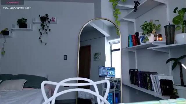 Image 4 of nikol_je Stream on Chaturbate on 1 month ago