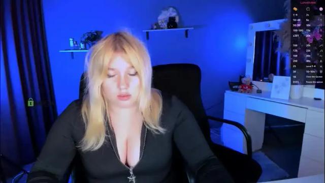 Image 12 of nikol_kitt Stream on Chaturbate on 1 month ago