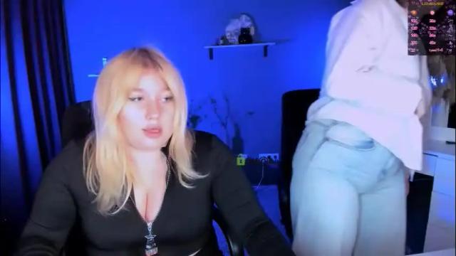 Image 4 of nikol_kitt Stream on Chaturbate on 1 month ago