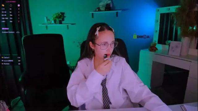 Image 2 of nikol_kitt Stream on Chaturbate on 1 month ago