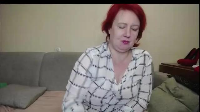 Image 3 of nikolettared Stream on Chaturbate on 1 month ago