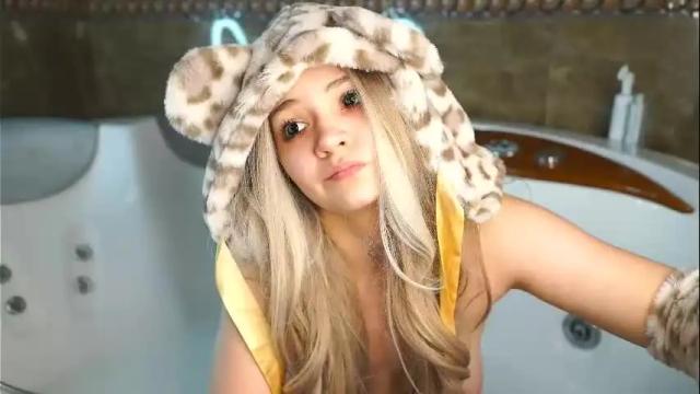 Image 6 of nikoli_naw Stream on Chaturbate on 1 month ago