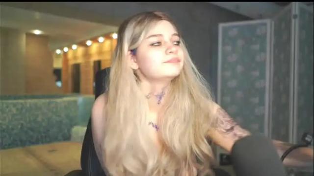 Image 11 of nikoli_naw Stream on Chaturbate on 1 month ago