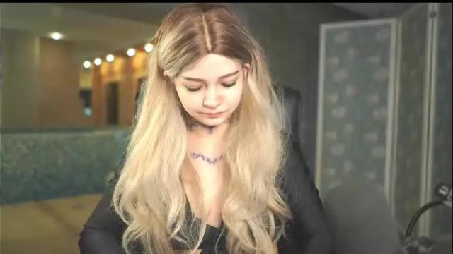 Image 2 of nikoli_naw Stream on Chaturbate on 1 month ago
