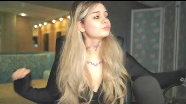 Image 6 of nikoli_naw Stream on Chaturbate on 1 month ago