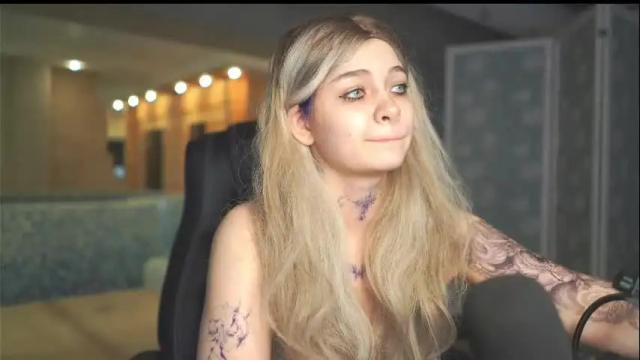 Image 8 of nikoli_naw Stream on Chaturbate on 1 month ago