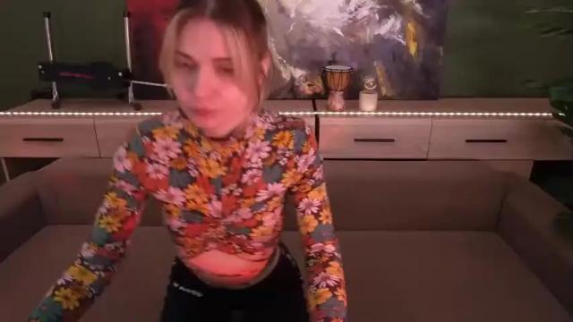 Image 7 of nikollberry Stream on Chaturbate on 14 months ago