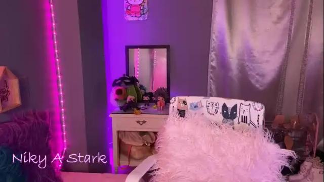 Image 4 of nikyastark Stream on Chaturbate on 4 months ago
