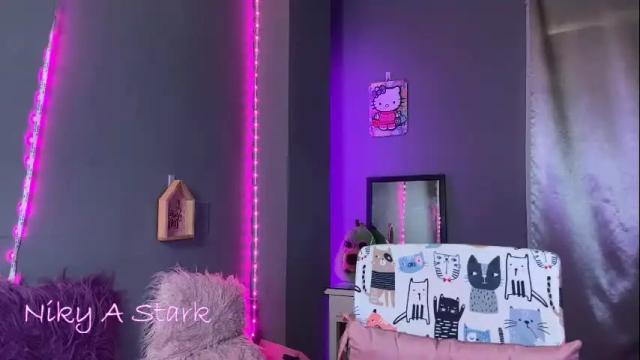 Image 3 of nikyastark Stream on Chaturbate on 4 months ago