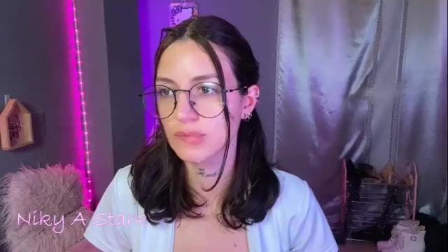 Image 4 of nikyastark Stream on Chaturbate on 4 months ago