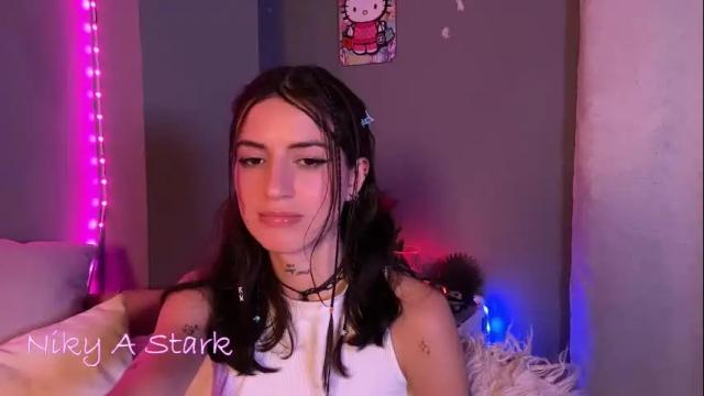 Image 6 of nikyastark Stream on Chaturbate on 2 months ago