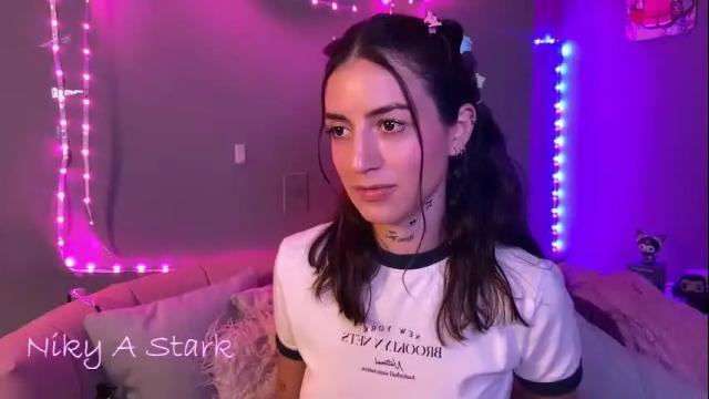 Image 4 of nikyastark Stream on Chaturbate on 2 months ago