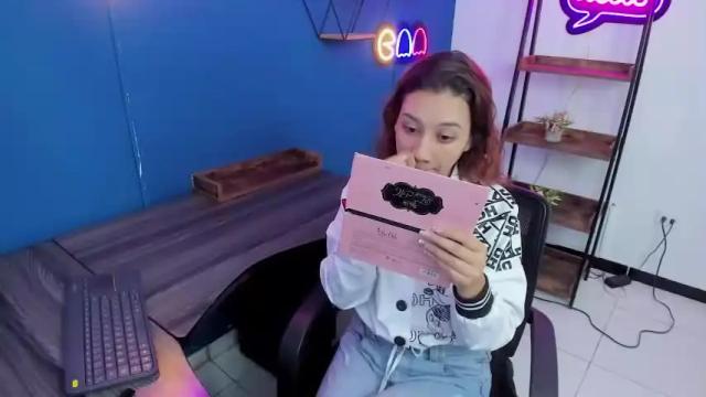 Image 2 of nina_carter Stream on Chaturbate on 14 months ago