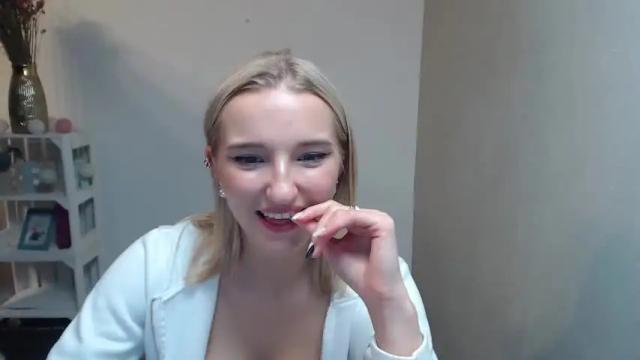 Image 4 of nina_ninax Stream on Chaturbate on 16 months ago