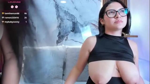 Image 8 of ninablooms01 Stream on Chaturbate on 13 days ago
