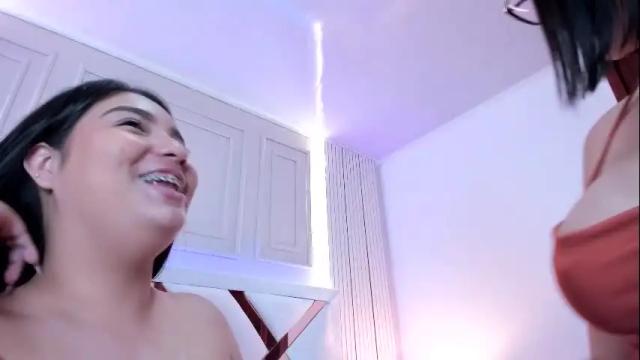Image 12 of ninablooms01 Stream on Chaturbate on 2 days ago