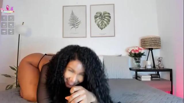 Image 3 of ninag0ld Stream on Chaturbate on 9 days ago