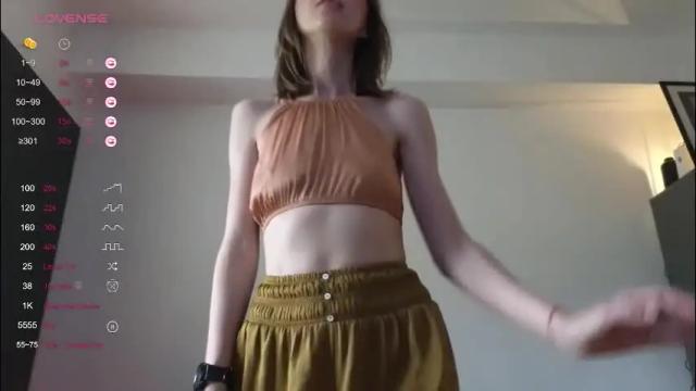 Image 2 of ninanovalicious Stream on Chaturbate on 2 months ago