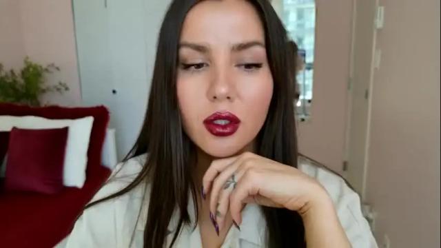 Image 2 of ninaoneil Stream on Chaturbate on 16 days ago