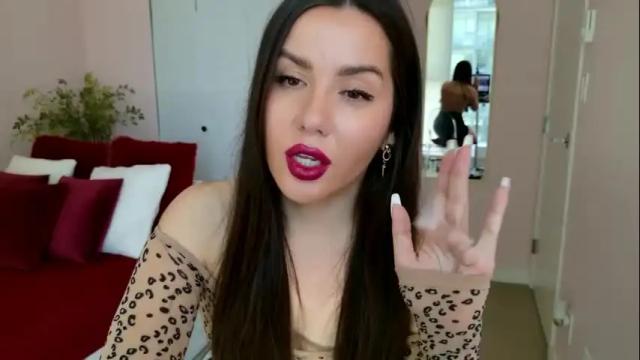 Image 11 of ninaoneil Stream on Chaturbate on 3 days ago