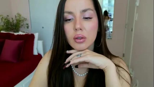 Image 10 of ninaoneil Stream on Chaturbate on 24 days ago