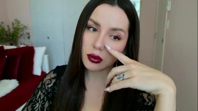 Image 4 of ninaoneil Stream on Chaturbate on 22 days ago
