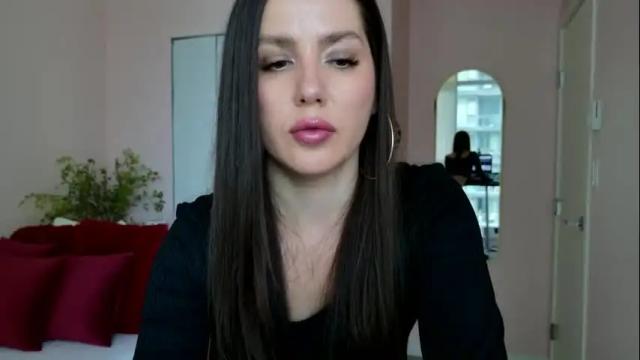 Image 2 of ninaoneil Stream on Chaturbate on 16 days ago