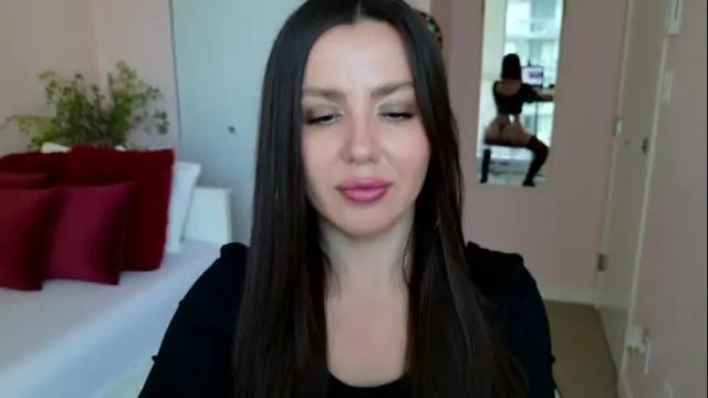 Image 6 of ninaoneil Stream on Chaturbate on 16 days ago