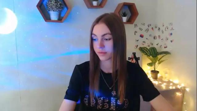Image 2 of ninapersi_ Stream on Chaturbate on 9 days ago