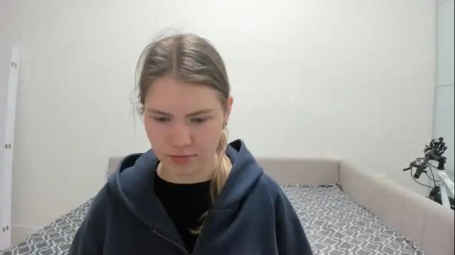 Image 4 of ninarihh Stream on Chaturbate on 2 months ago