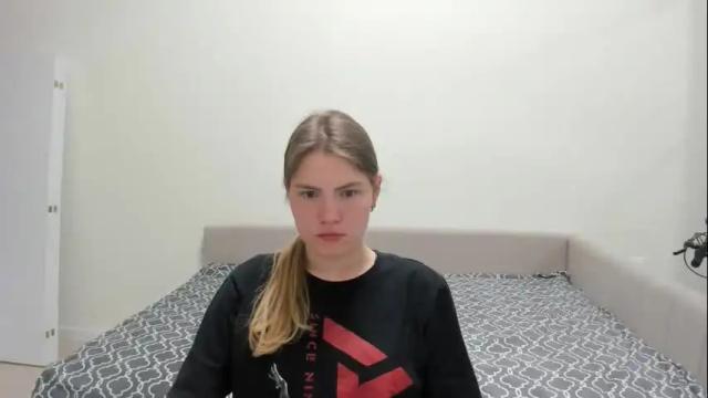 Image 2 of ninarihh Stream on Chaturbate on 2 months ago