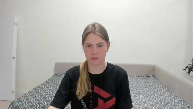 Image 4 of ninarihh Stream on Chaturbate on 2 months ago