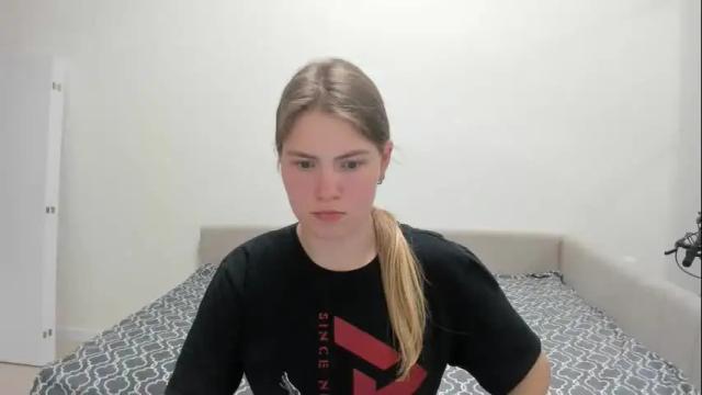 Image 7 of ninarihh Stream on Chaturbate on 2 months ago