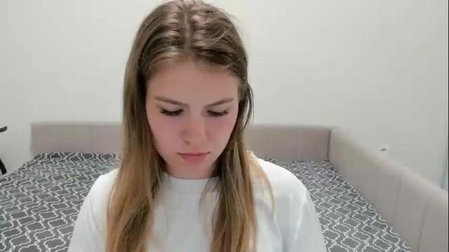 Image 3 of ninarihh Stream on Chaturbate on 24 days ago