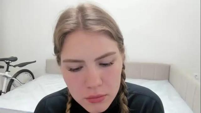 Image 12 of ninarihh Stream on Chaturbate on 16 days ago