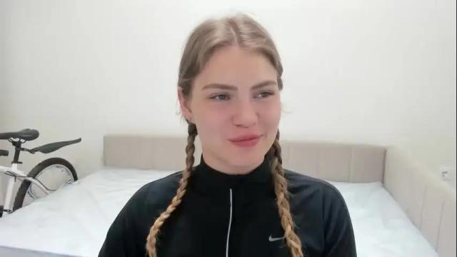 Image 6 of ninarihh Stream on Chaturbate on 16 days ago