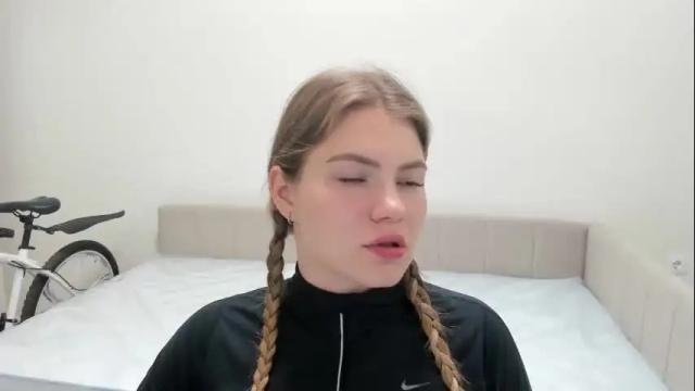 Image 7 of ninarihh Stream on Chaturbate on 16 days ago